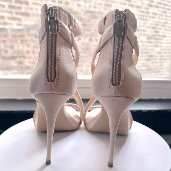 🌸VINCE CAMUTO🌸 Imagine-Devin Sandals size: 8 - Picture 8 of 16